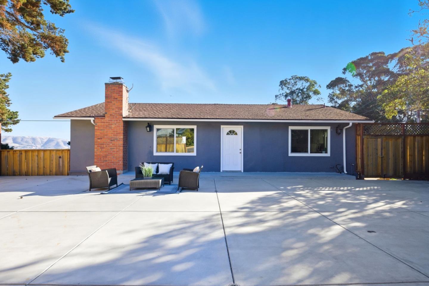 2161 Rollingwood Drive