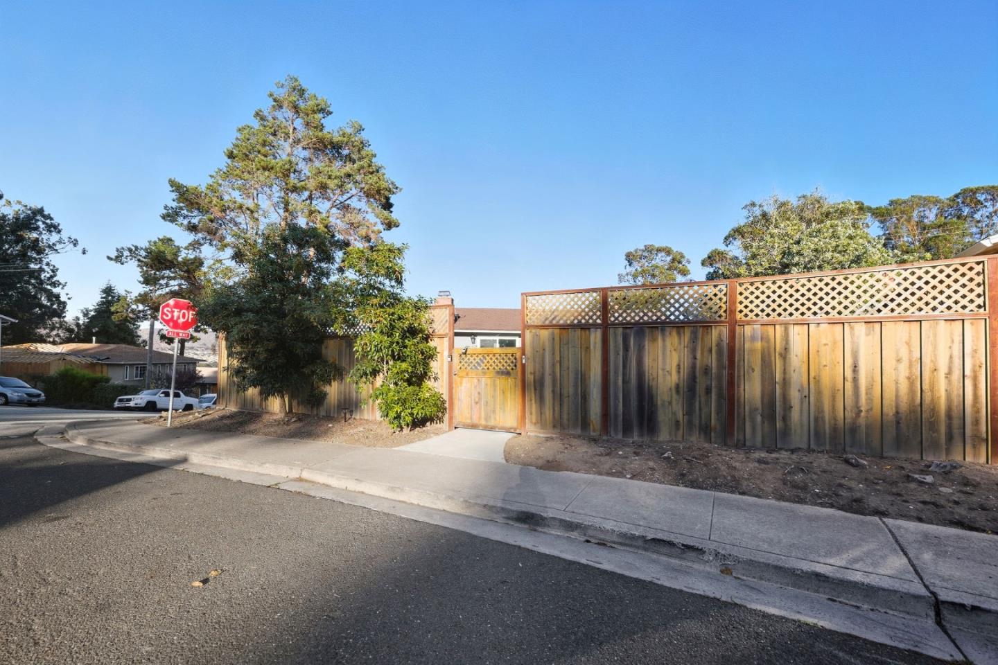 2161 Rollingwood Drive
