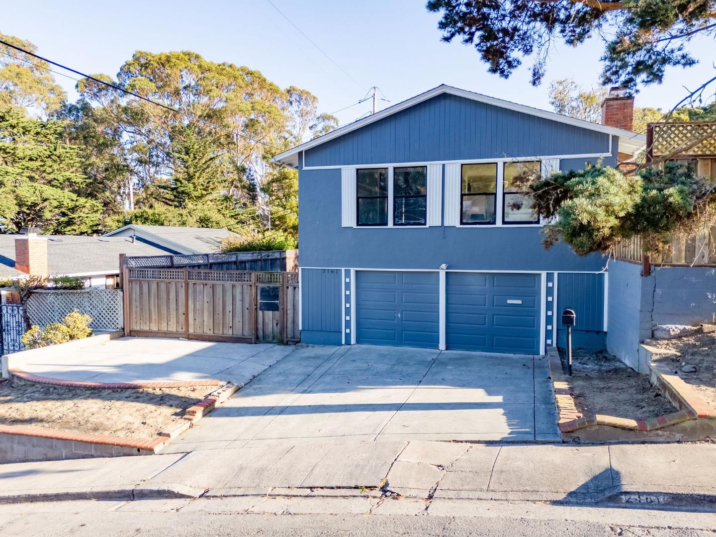2161 Rollingwood Drive