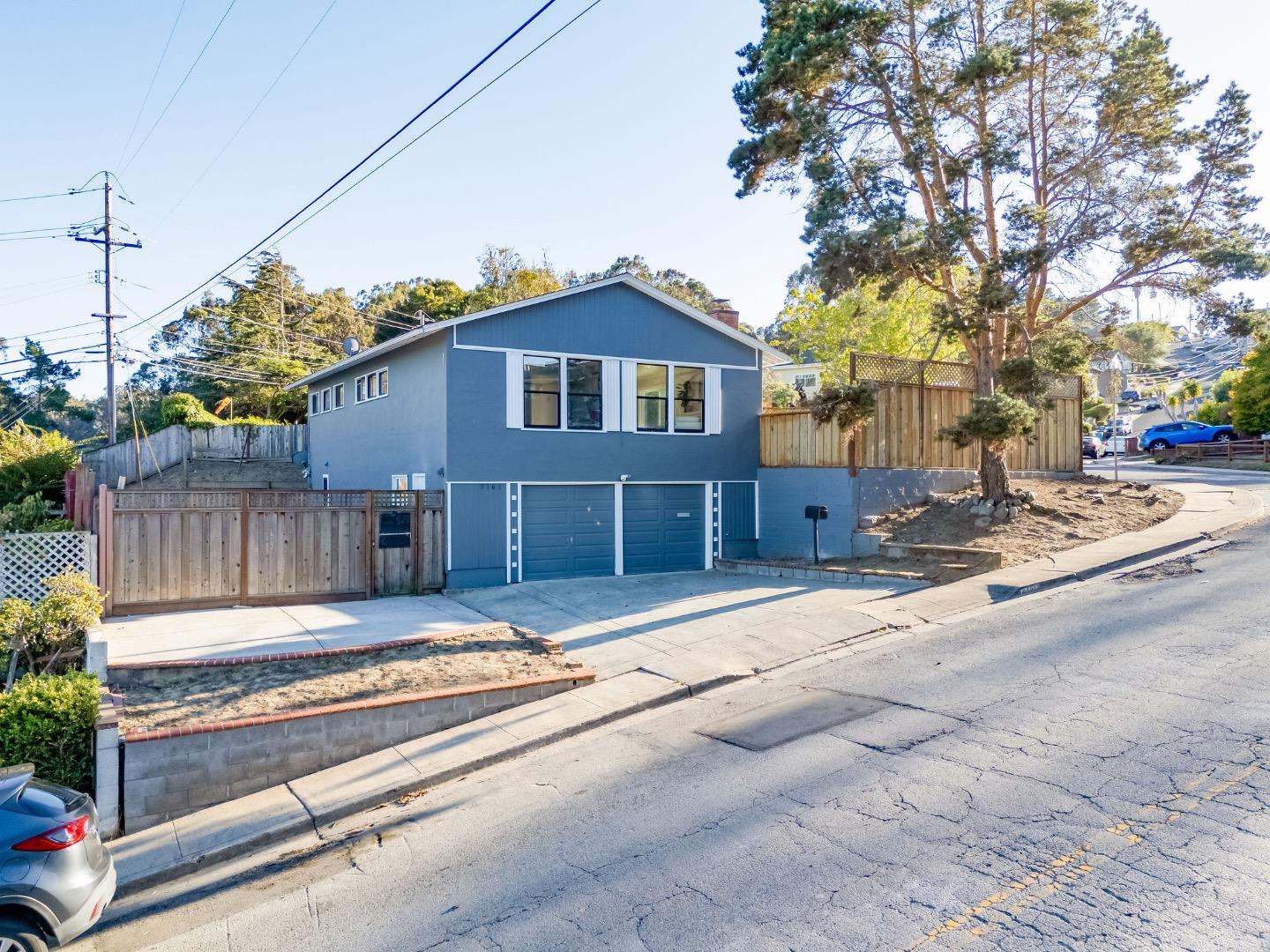 2161 Rollingwood Drive
