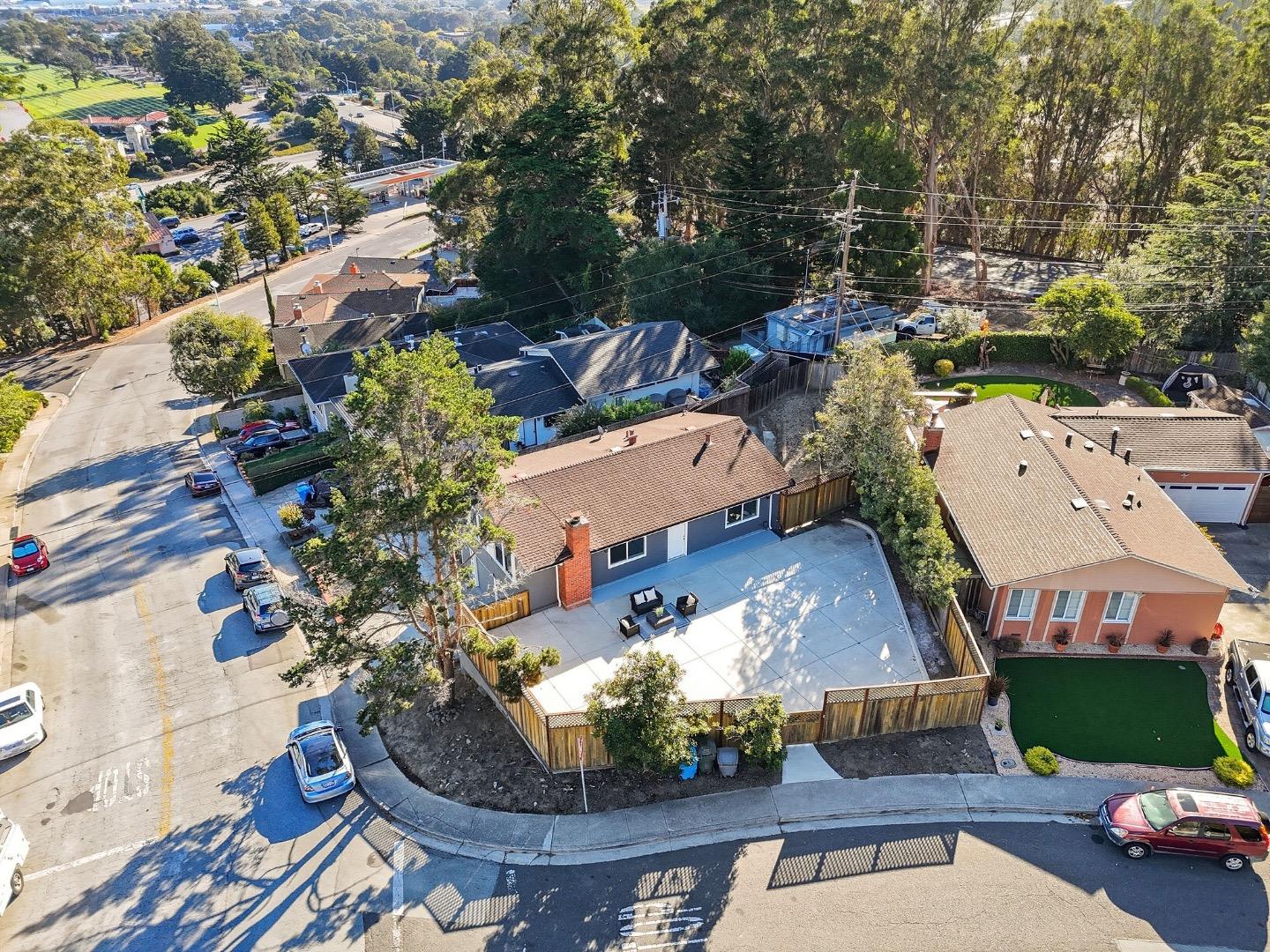 2161 Rollingwood Drive