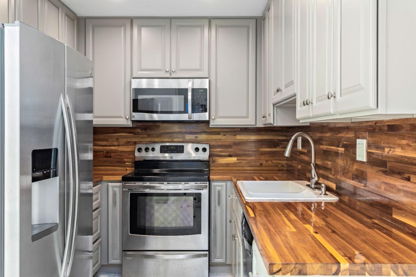 5510 Armitos Avenue 1