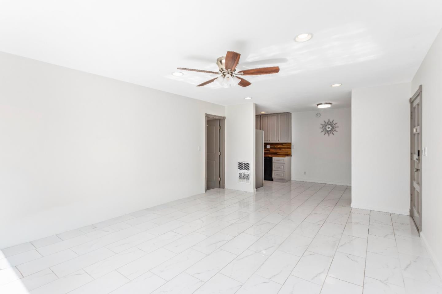 5510 Armitos Avenue 1