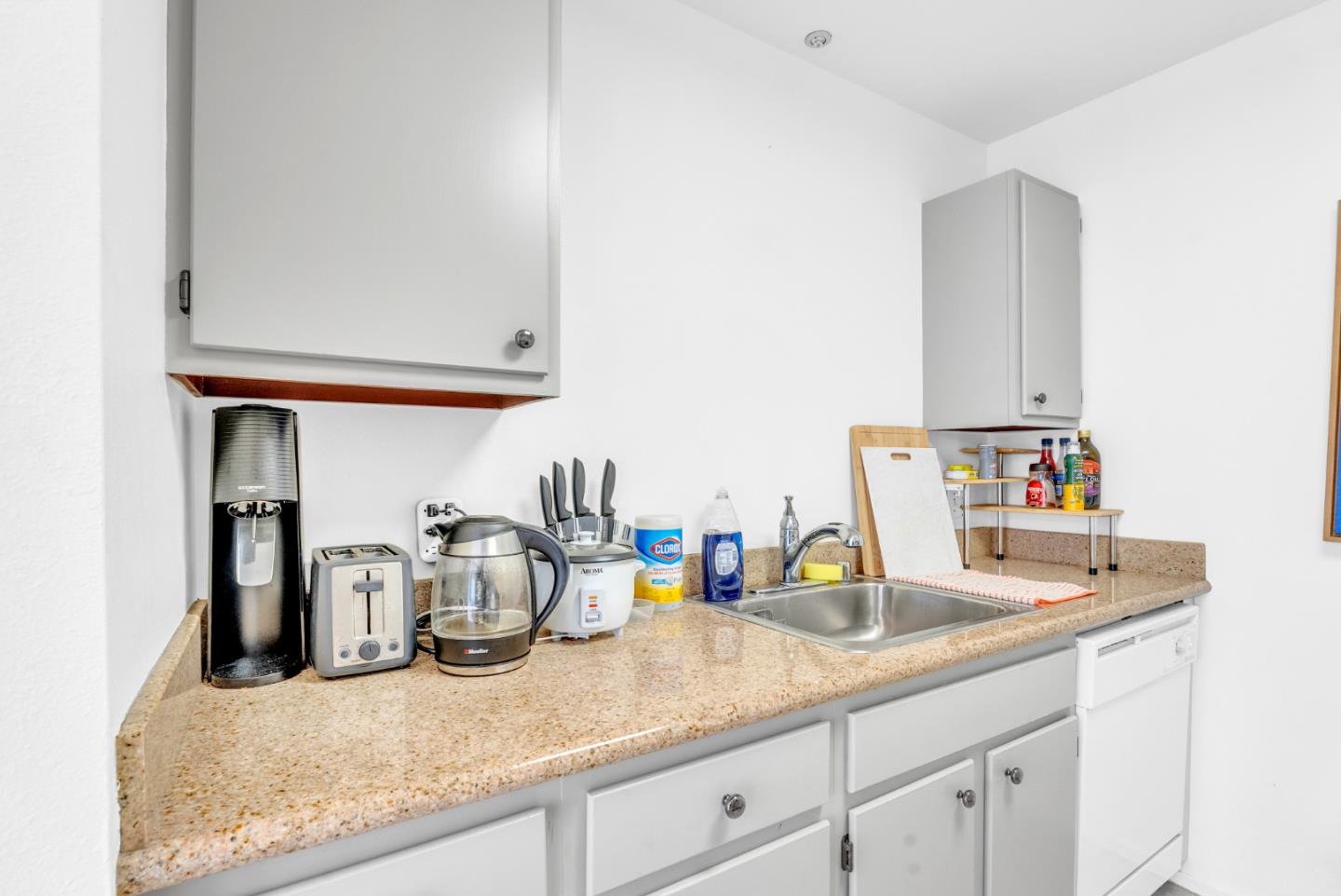 1930 Mission Street 4