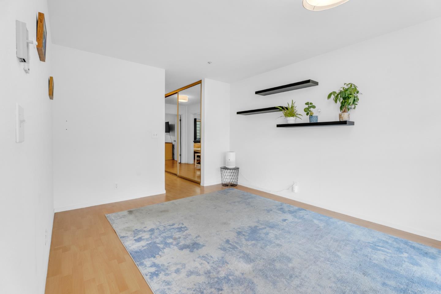 1930 Mission Street 4