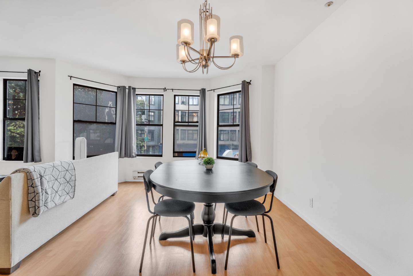 1930 Mission Street 4