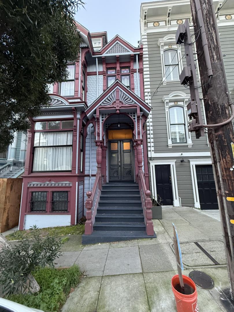 461 Oak Street 2