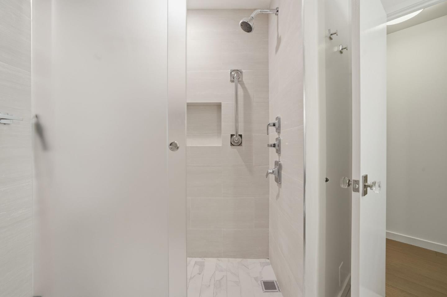 1 Daniel Burnham CT 307