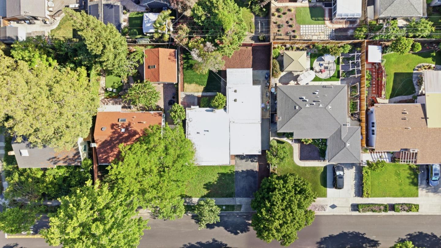 2310 Peachtree Lane