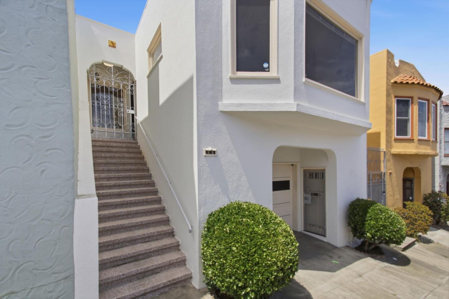 35 Castle Manor AVE