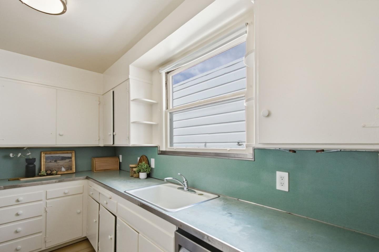35 Castle Manor AVE