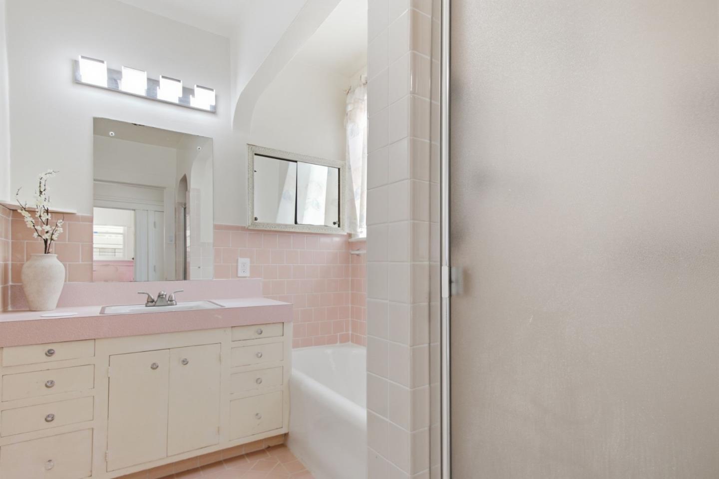 35 Castle Manor AVE