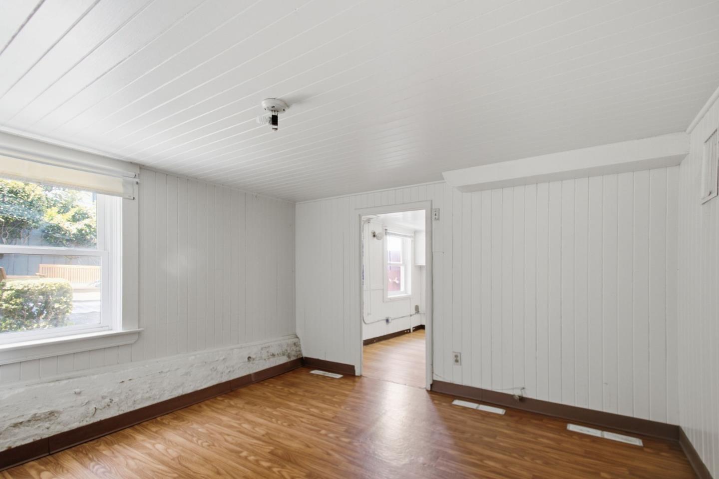 35 Castle Manor AVE