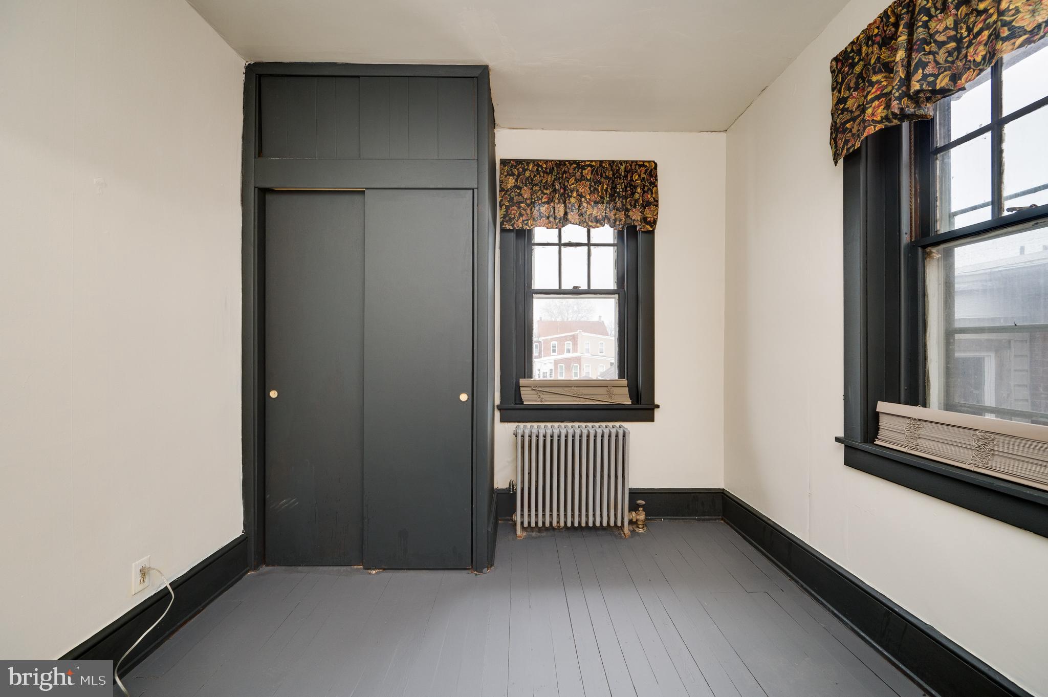 29 E 4TH STREET