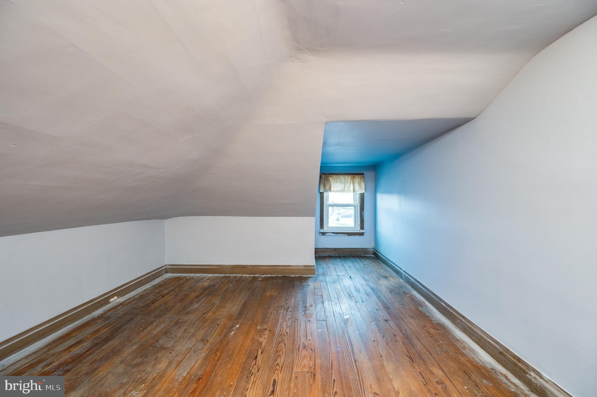 29 E 4TH STREET