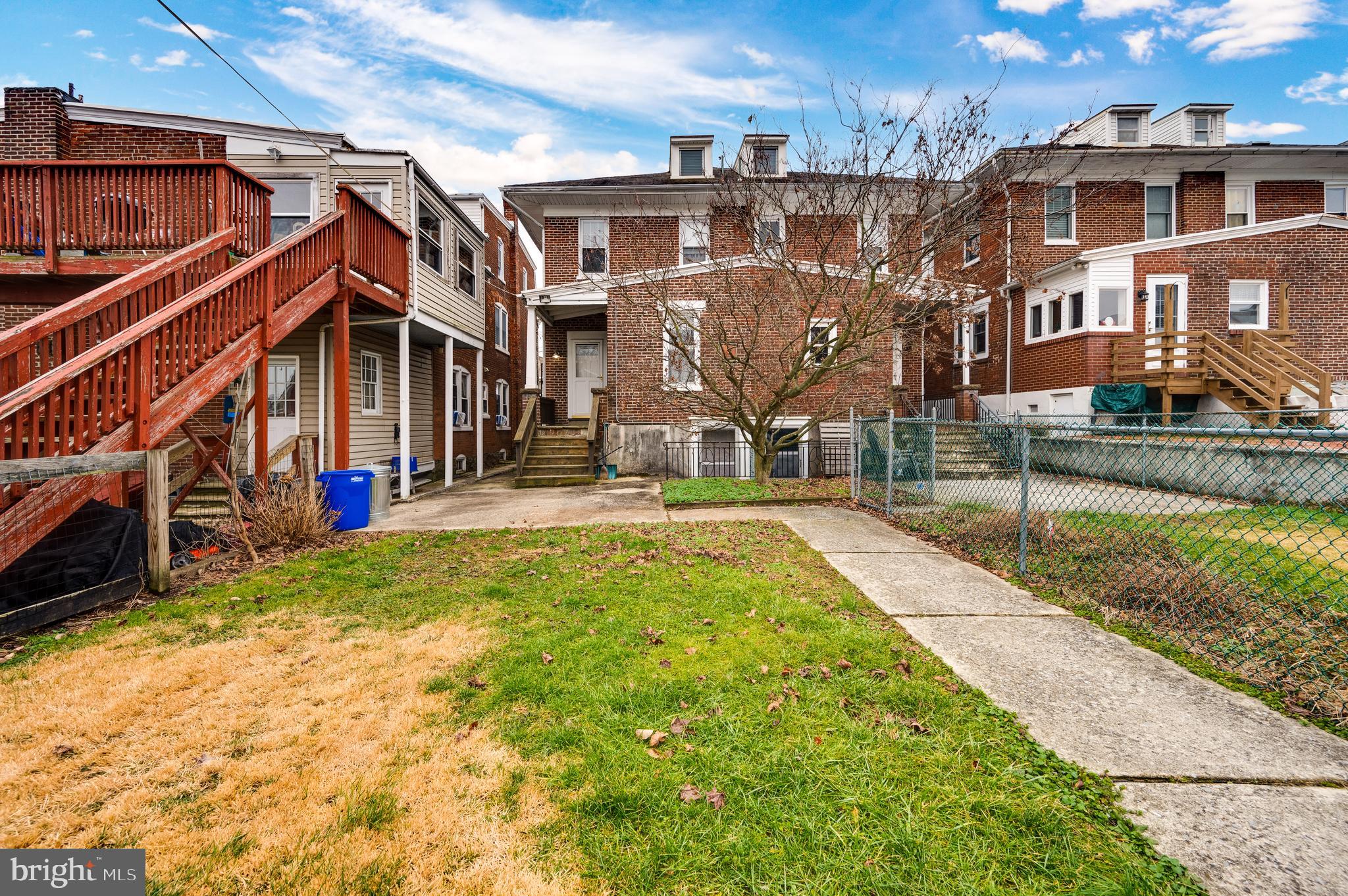 29 E 4TH STREET