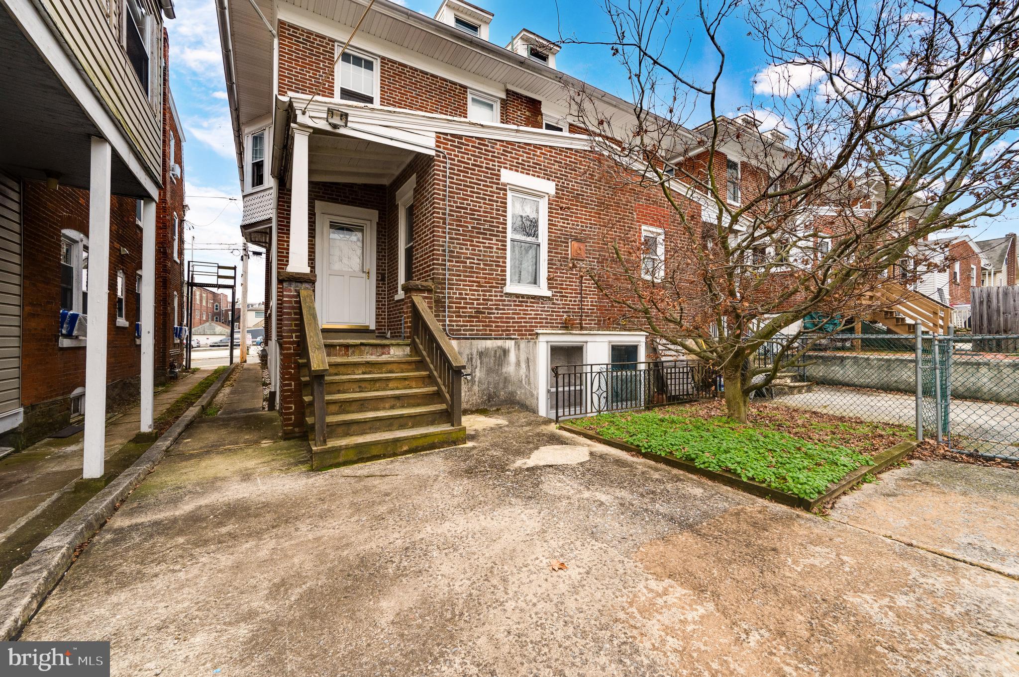 29 E 4TH STREET