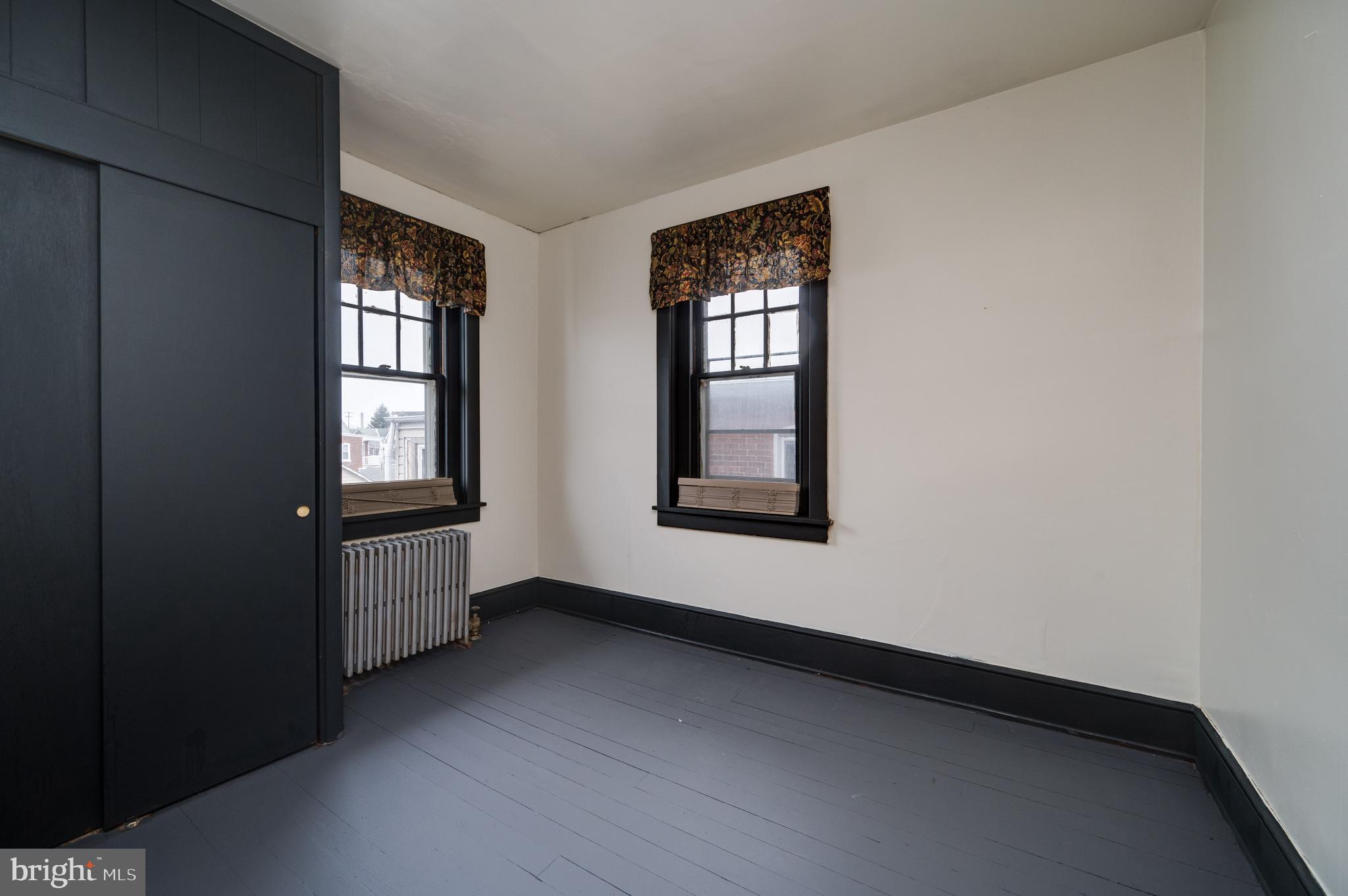 29 E 4TH STREET