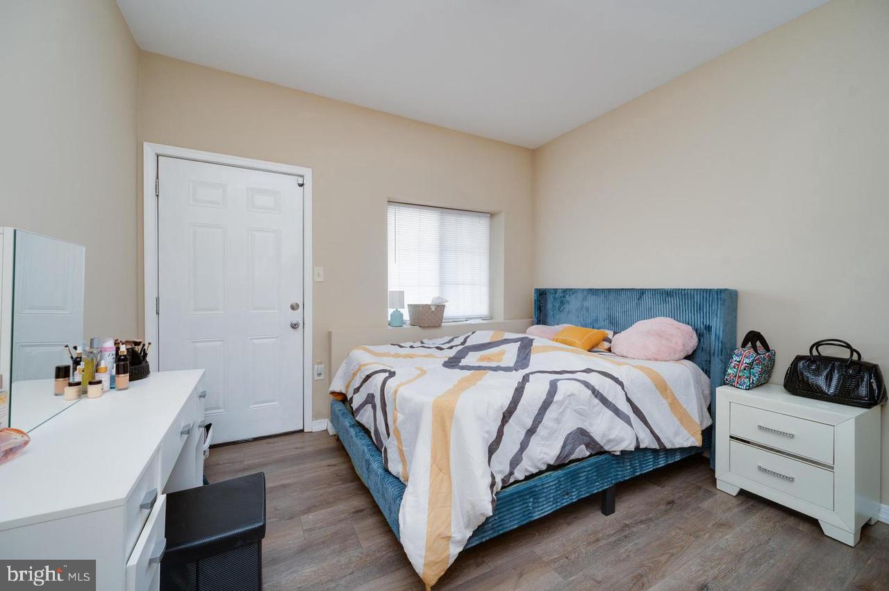 1233 GREEN STREET 2