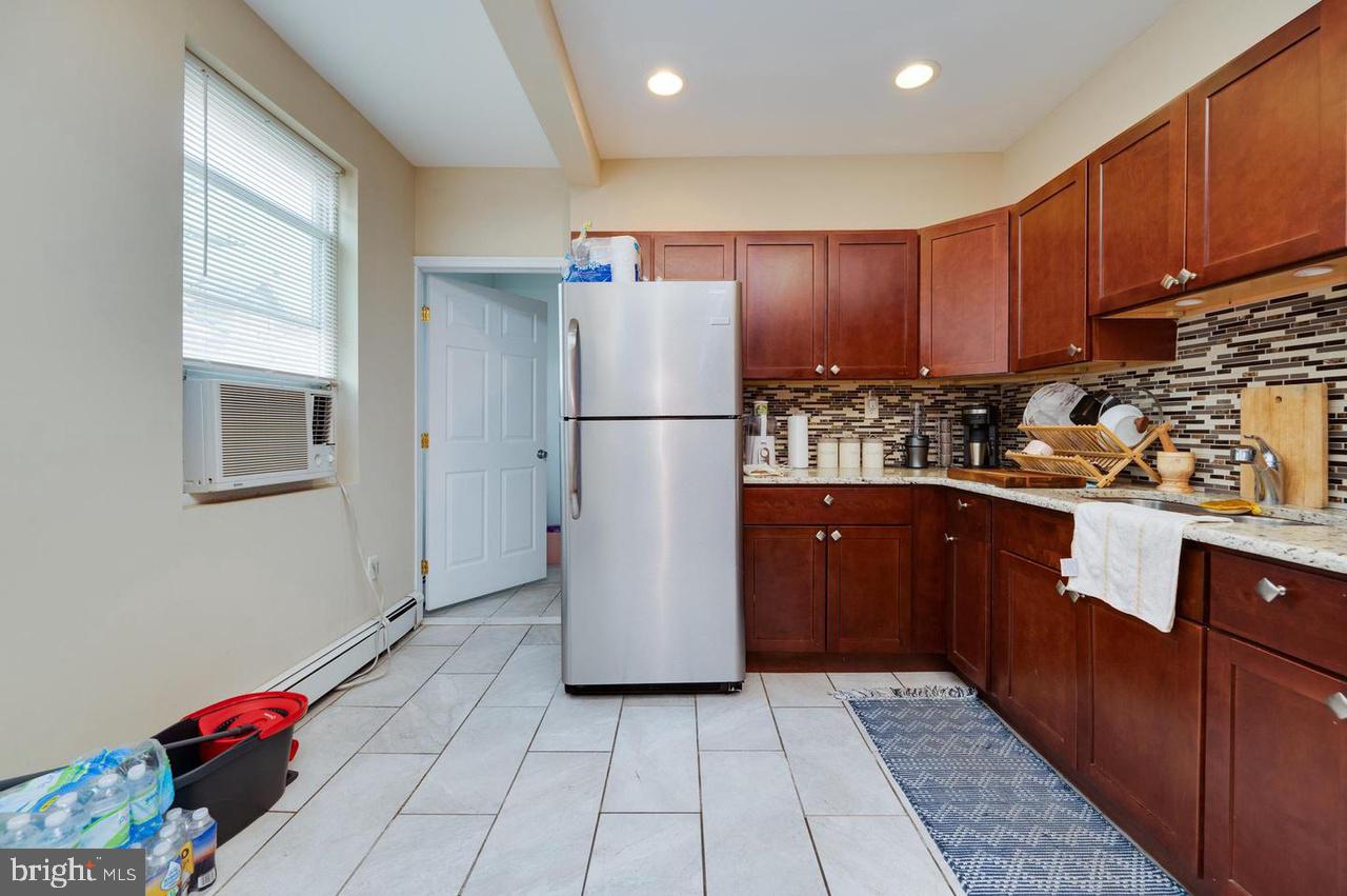1233 GREEN STREET 2