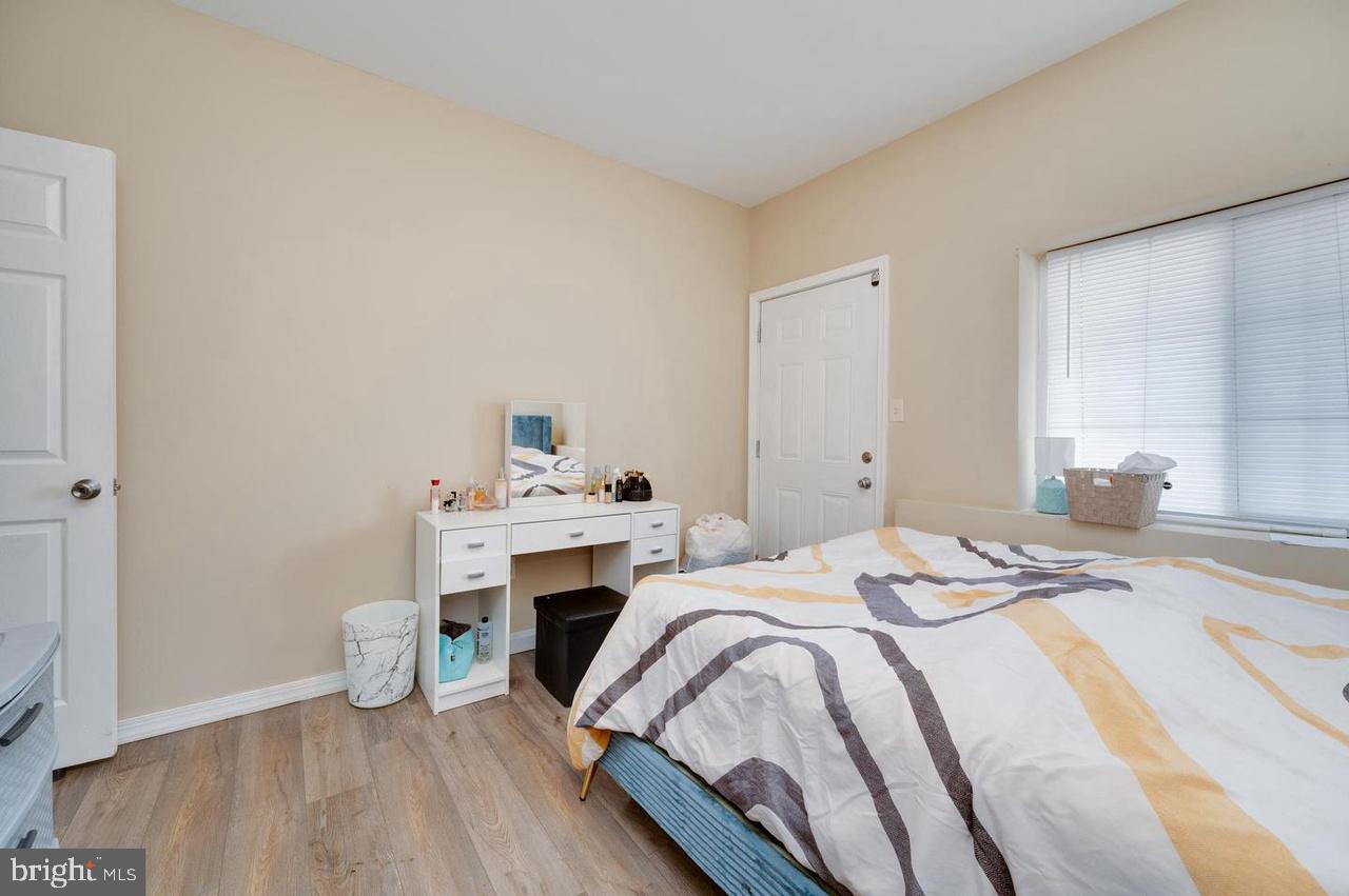 1233 GREEN STREET 2