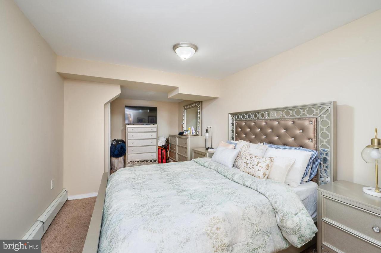 1233 GREEN STREET 1