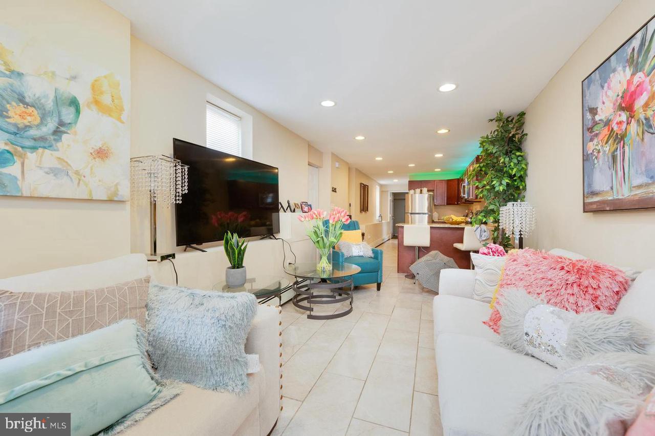 1233 GREEN STREET 1