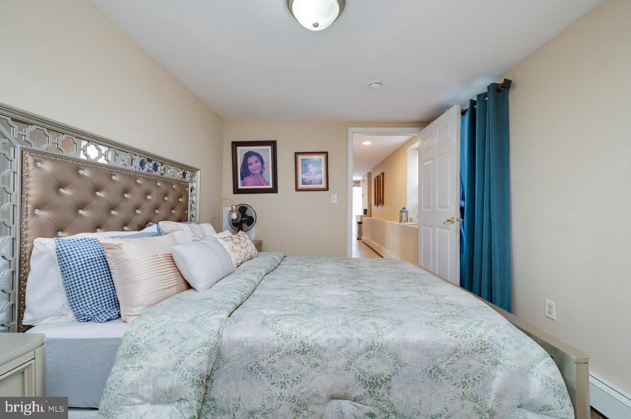 1233 GREEN STREET 1