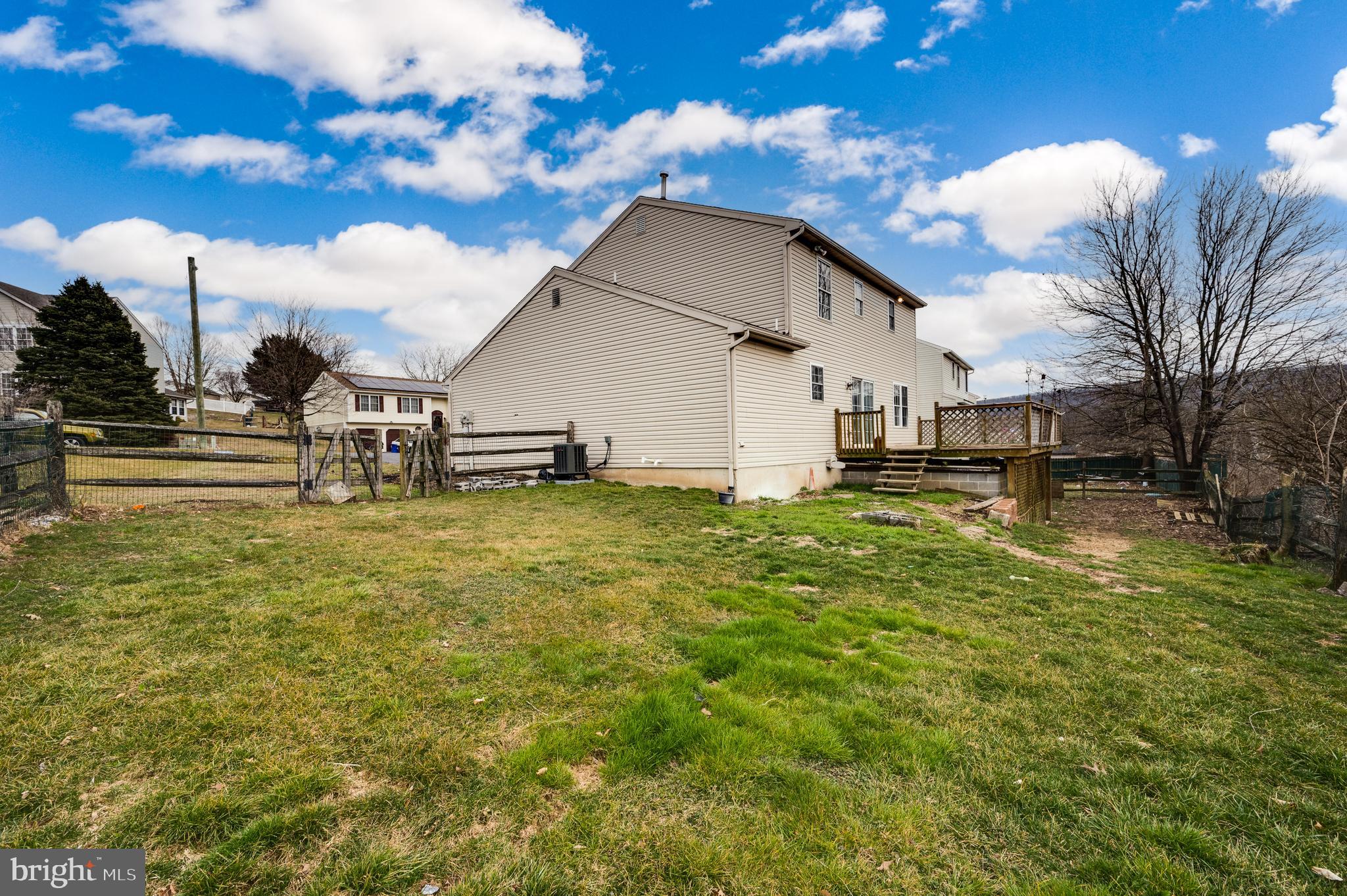 326 DOGWOOD LANE