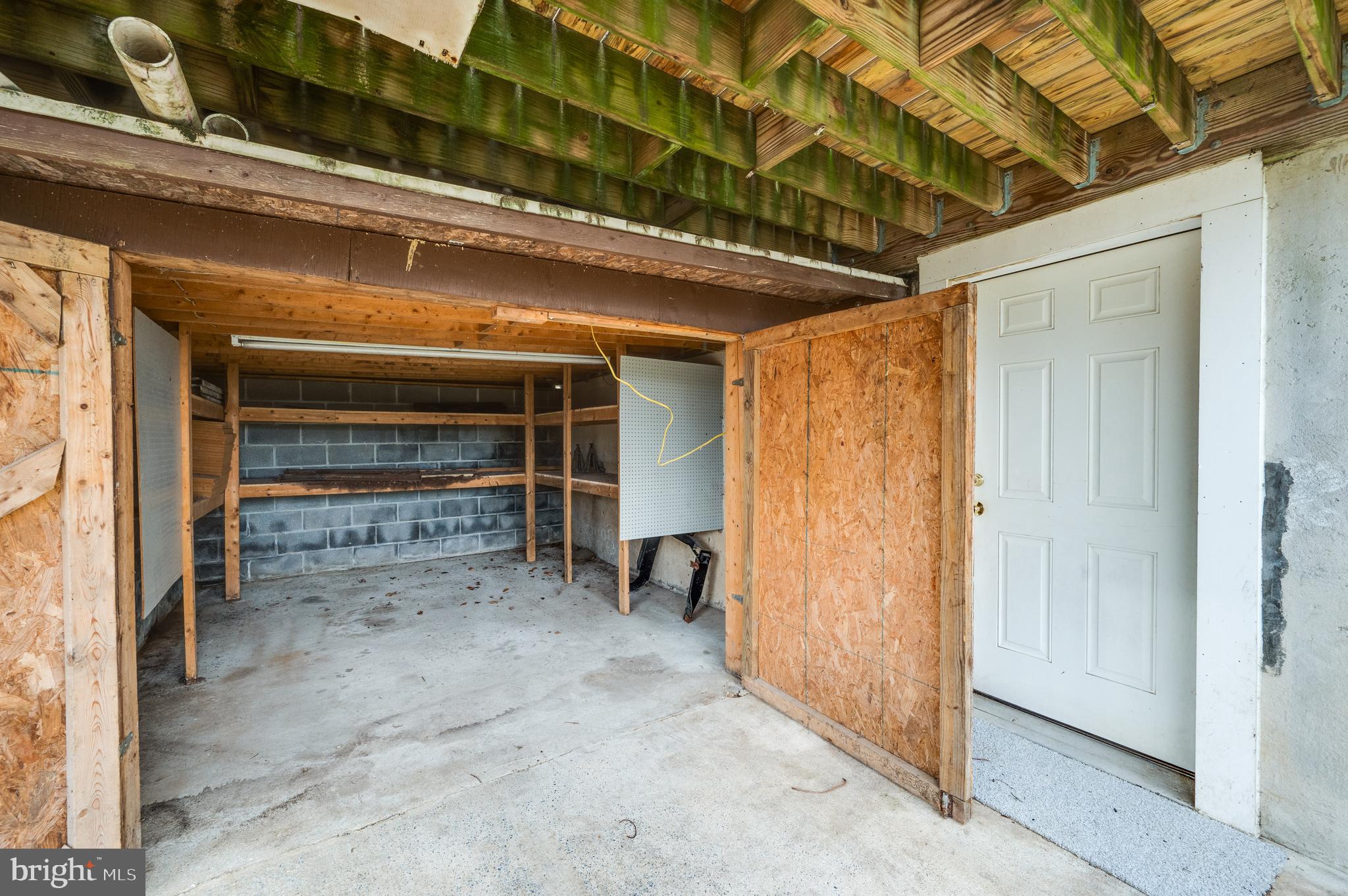 326 DOGWOOD LANE