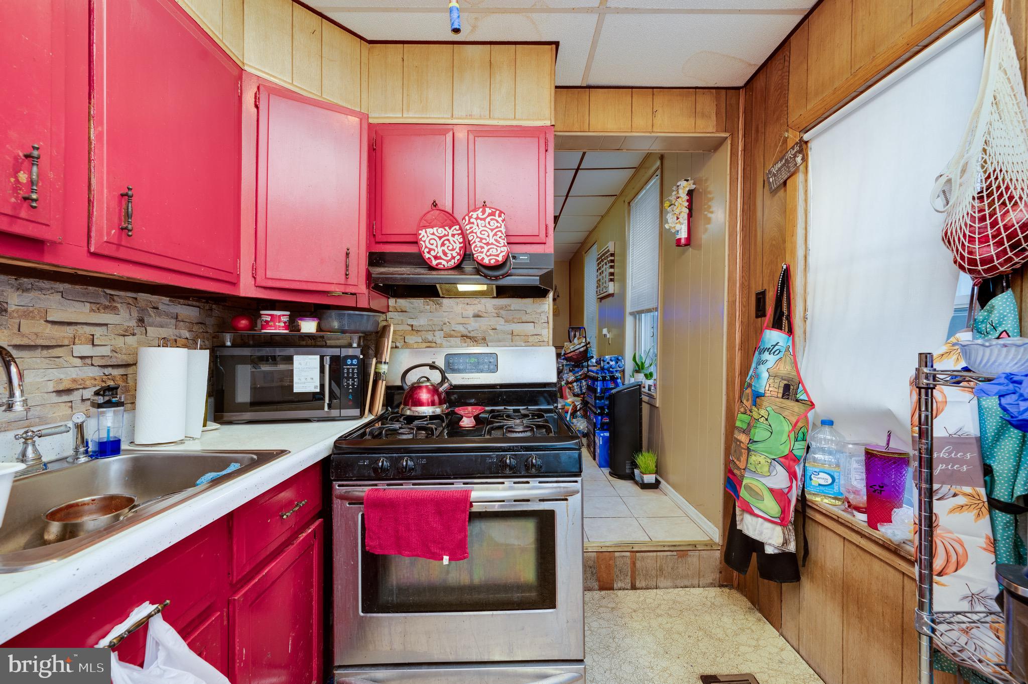 1437 FAIRVIEW STREET