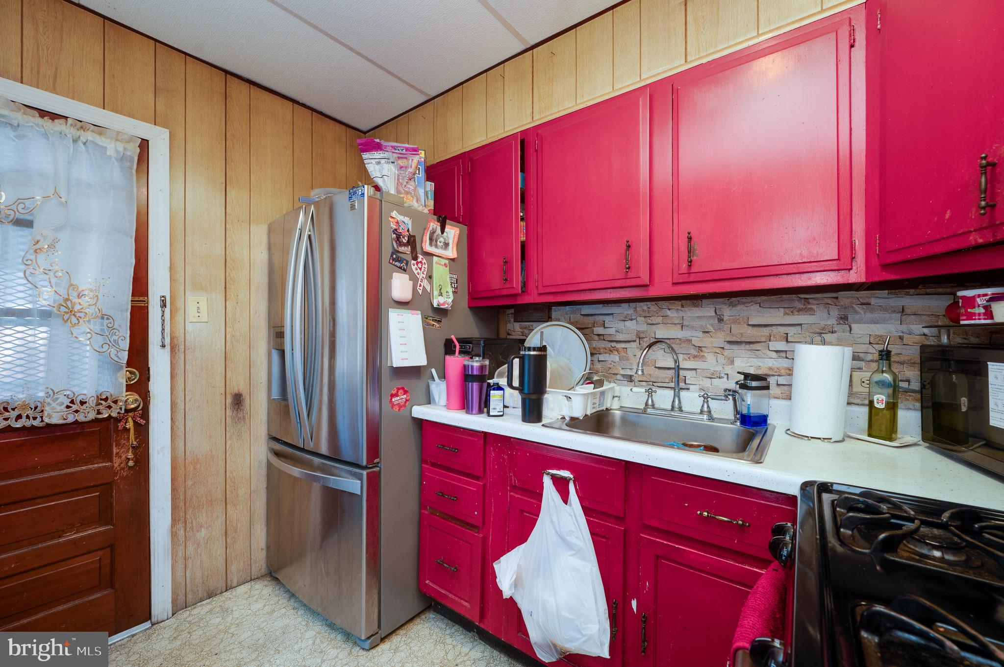 1437 FAIRVIEW STREET