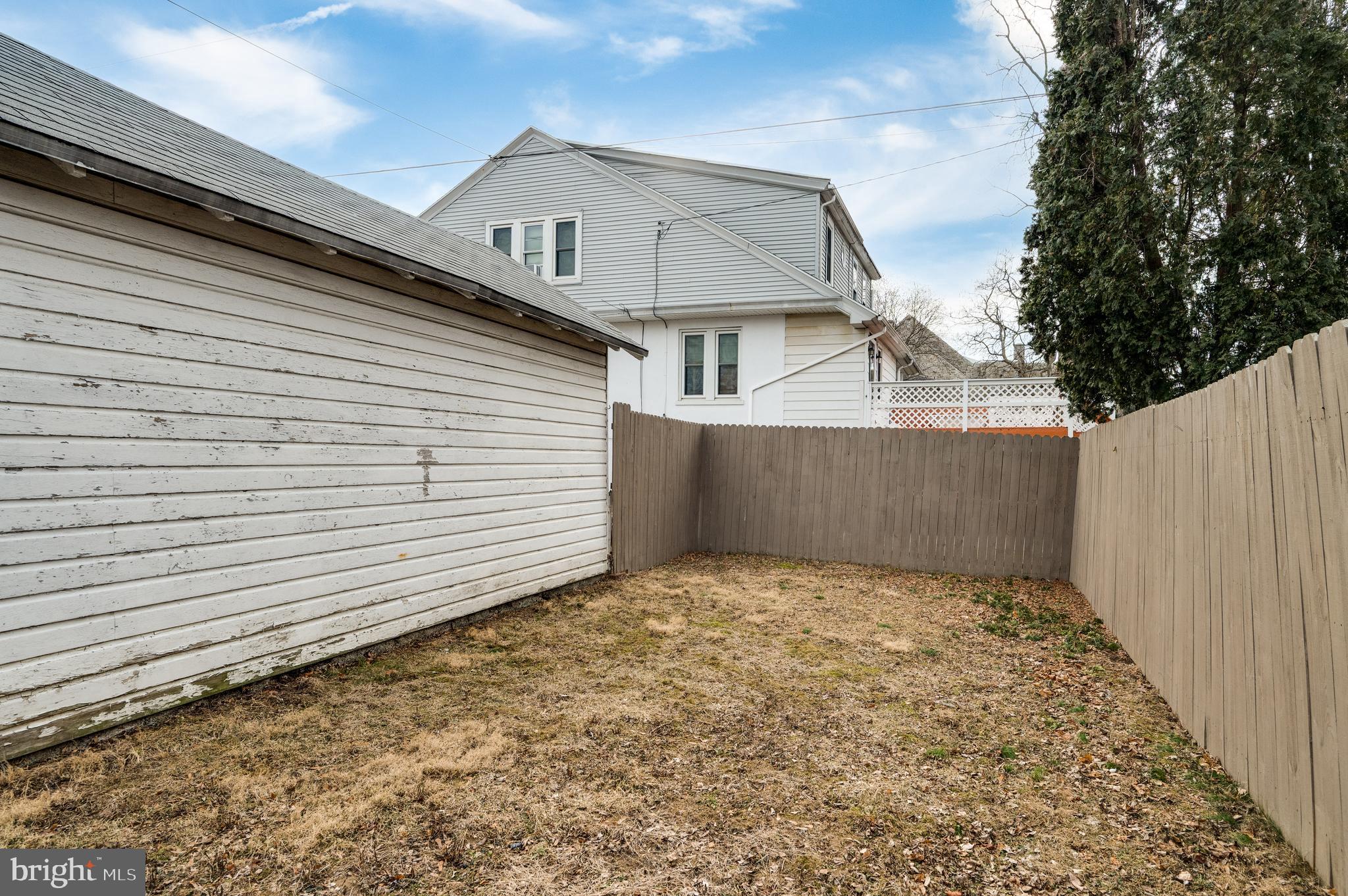 1008 E BELLEVUE AVENUE