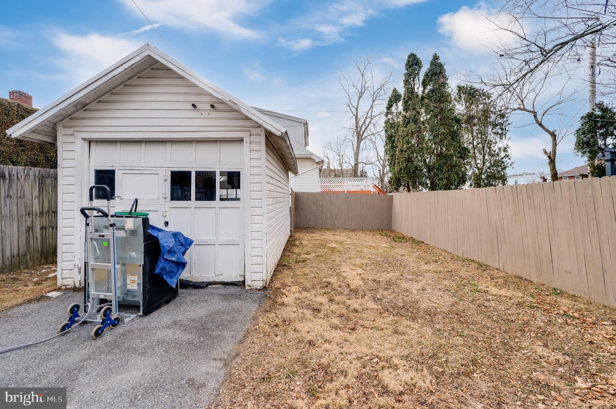1008 E BELLEVUE AVENUE