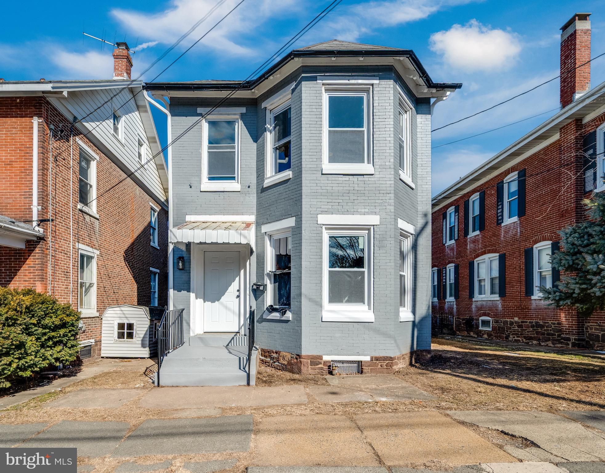 411 E 1ST STREET