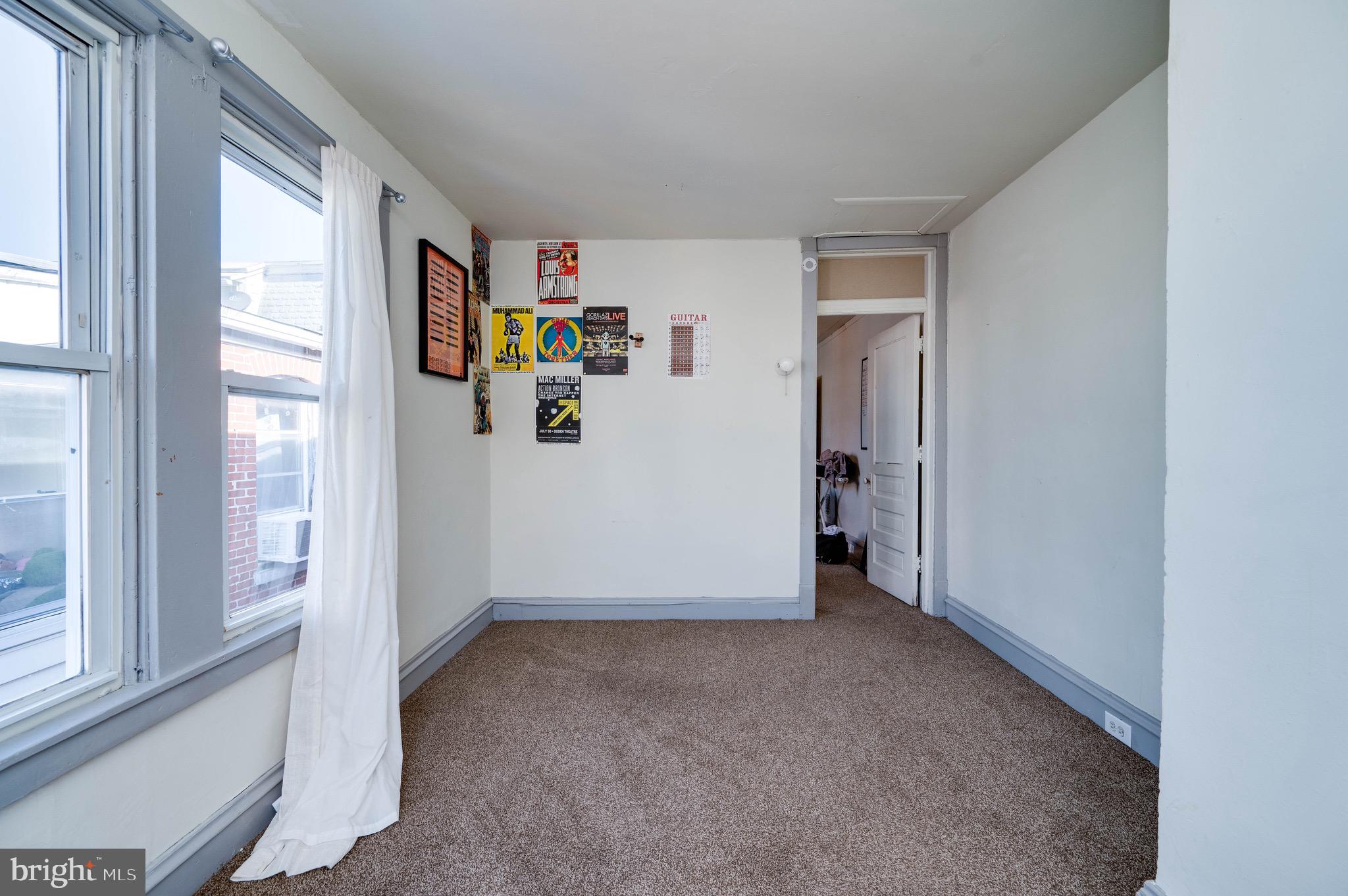 1046 PERRY STREET