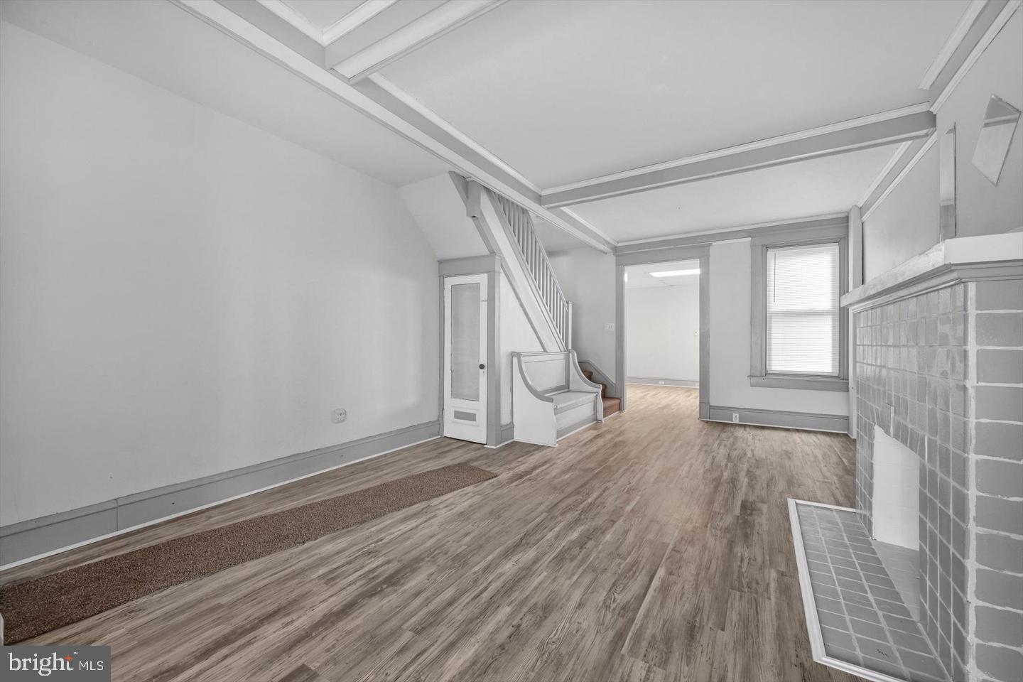 1046 PERRY STREET