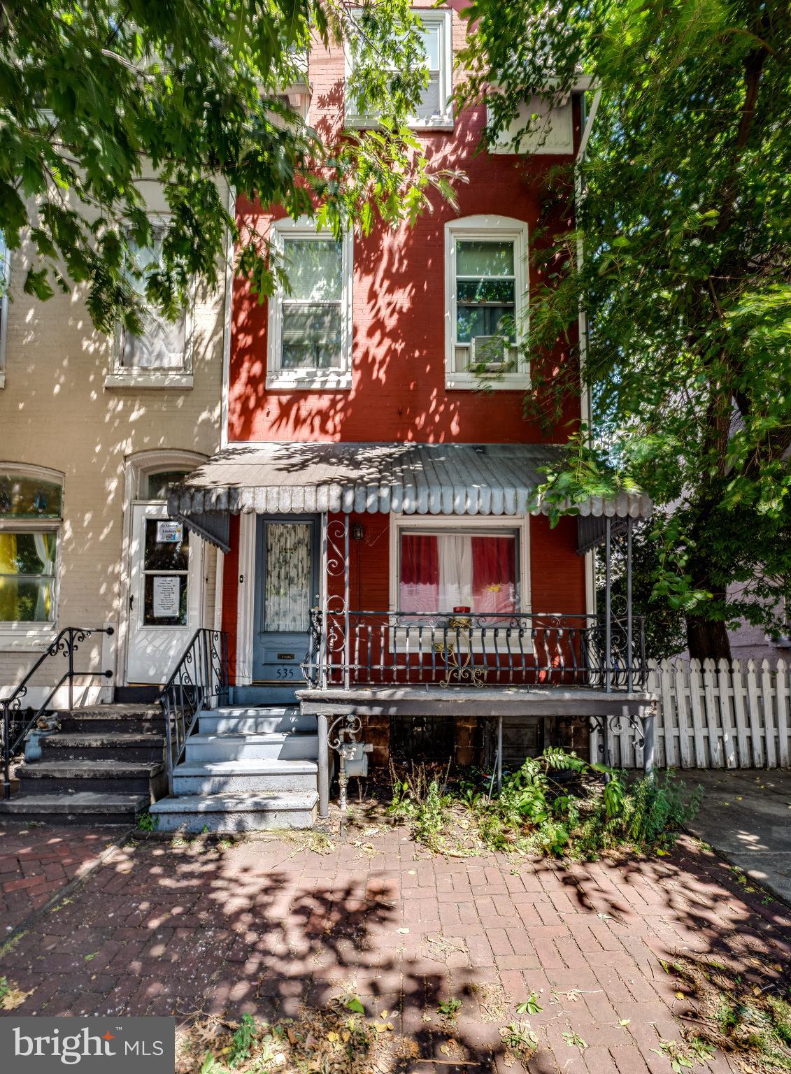 535 LAUREL STREET