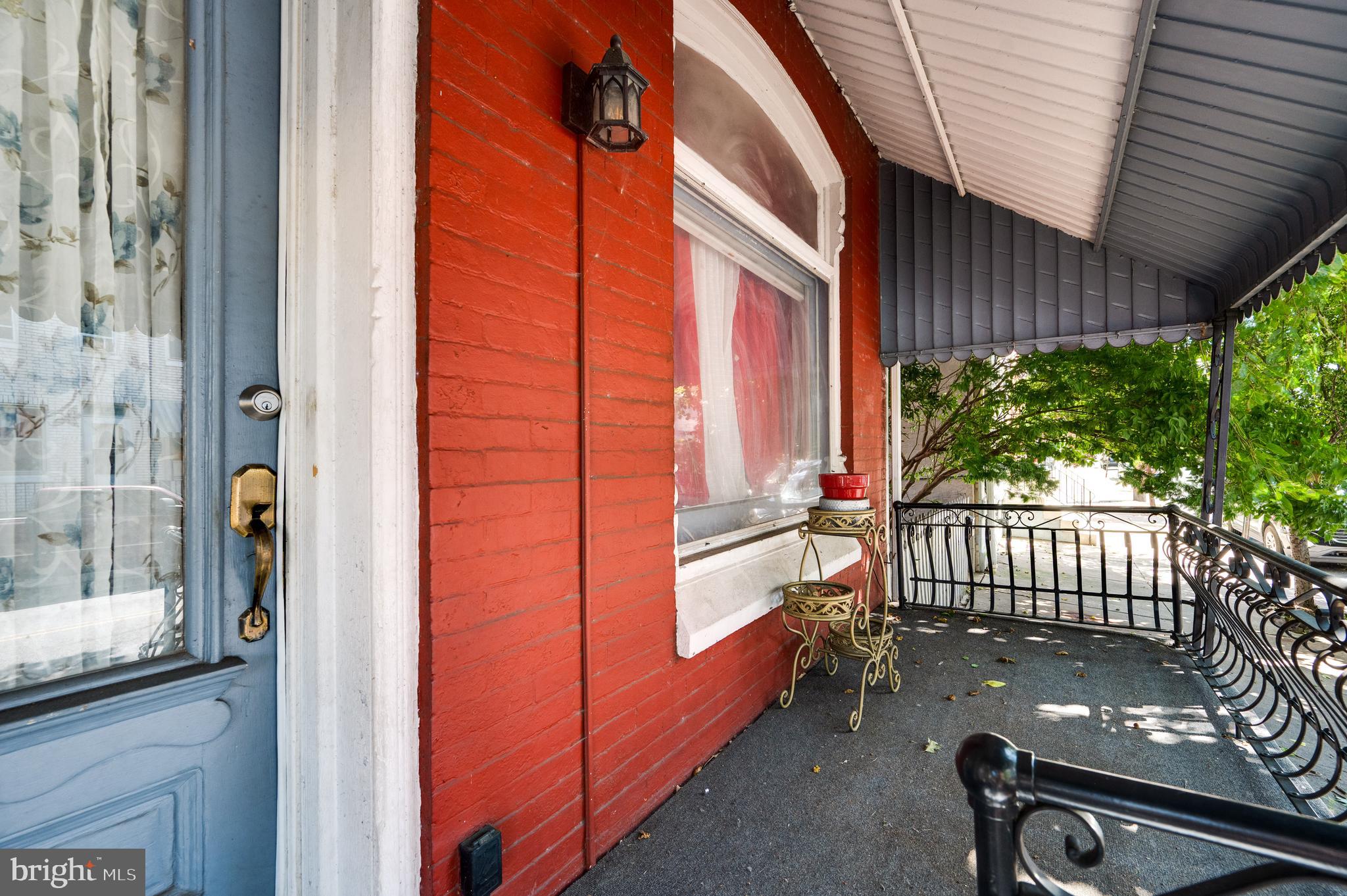 535 LAUREL STREET