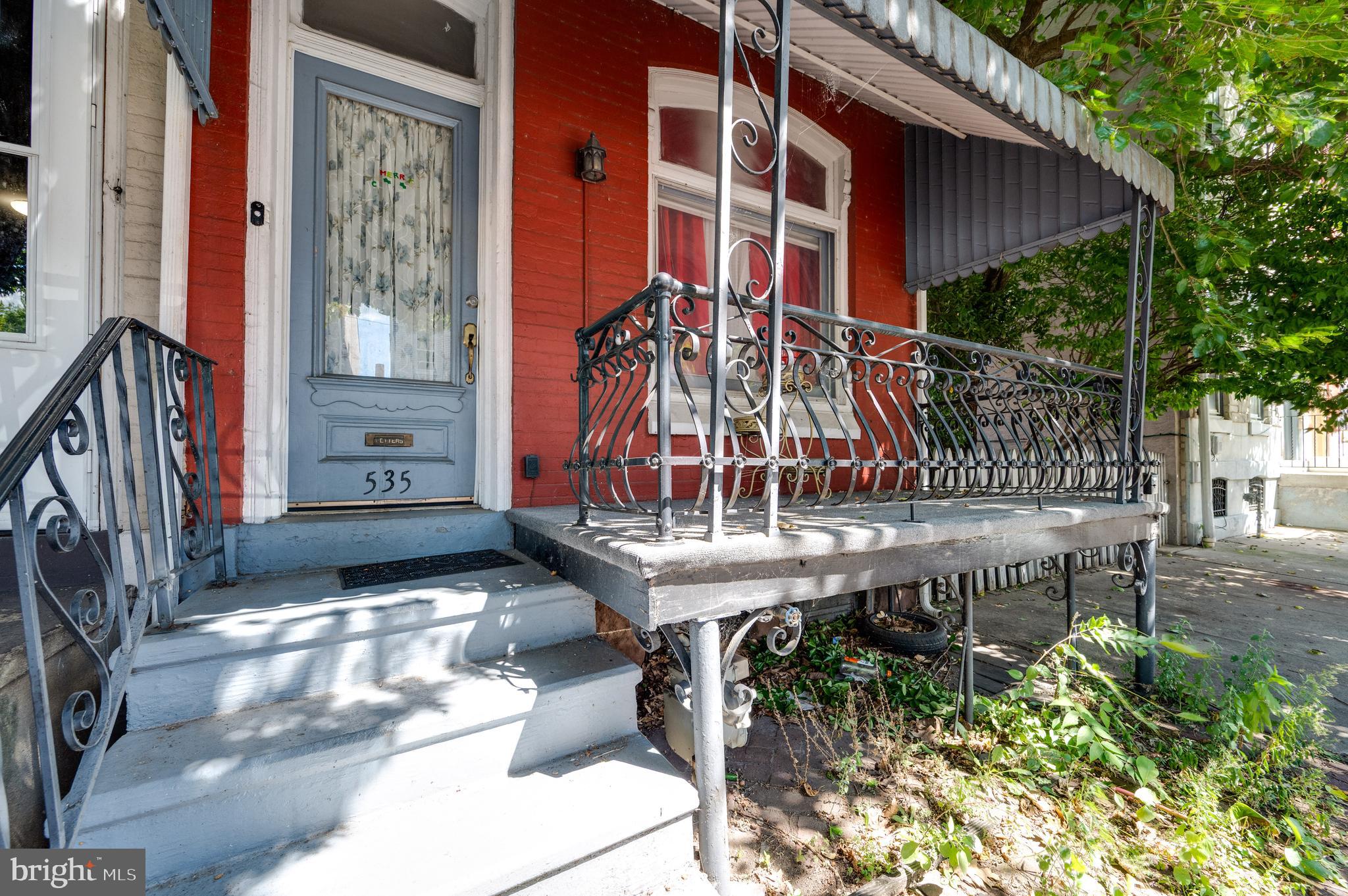 535 LAUREL STREET