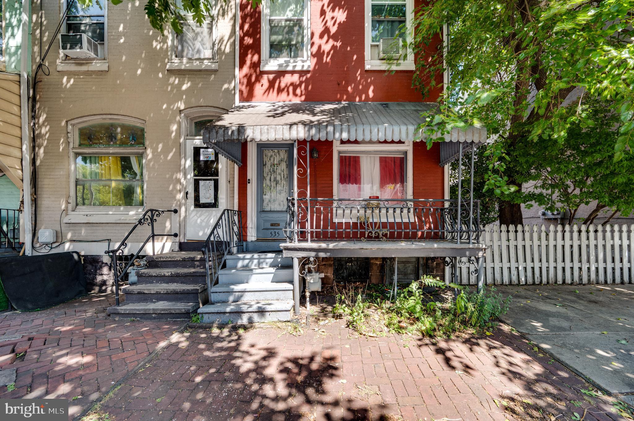 535 LAUREL STREET