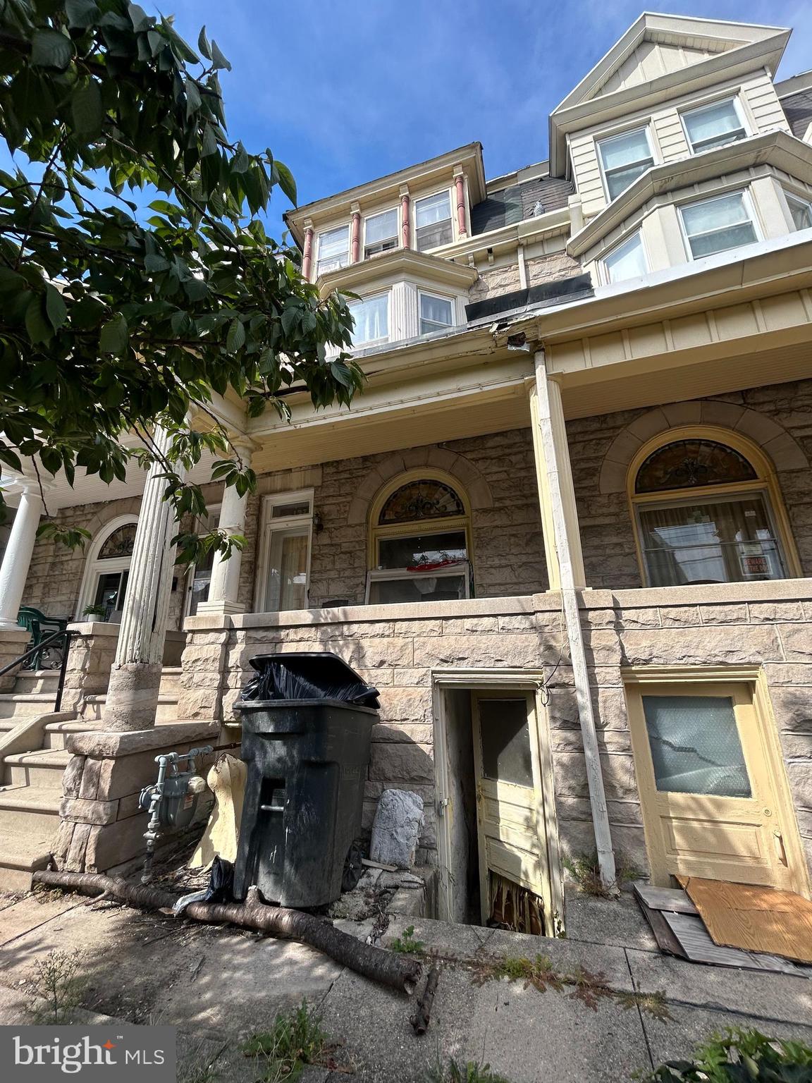 137 W WINDSOR STREET