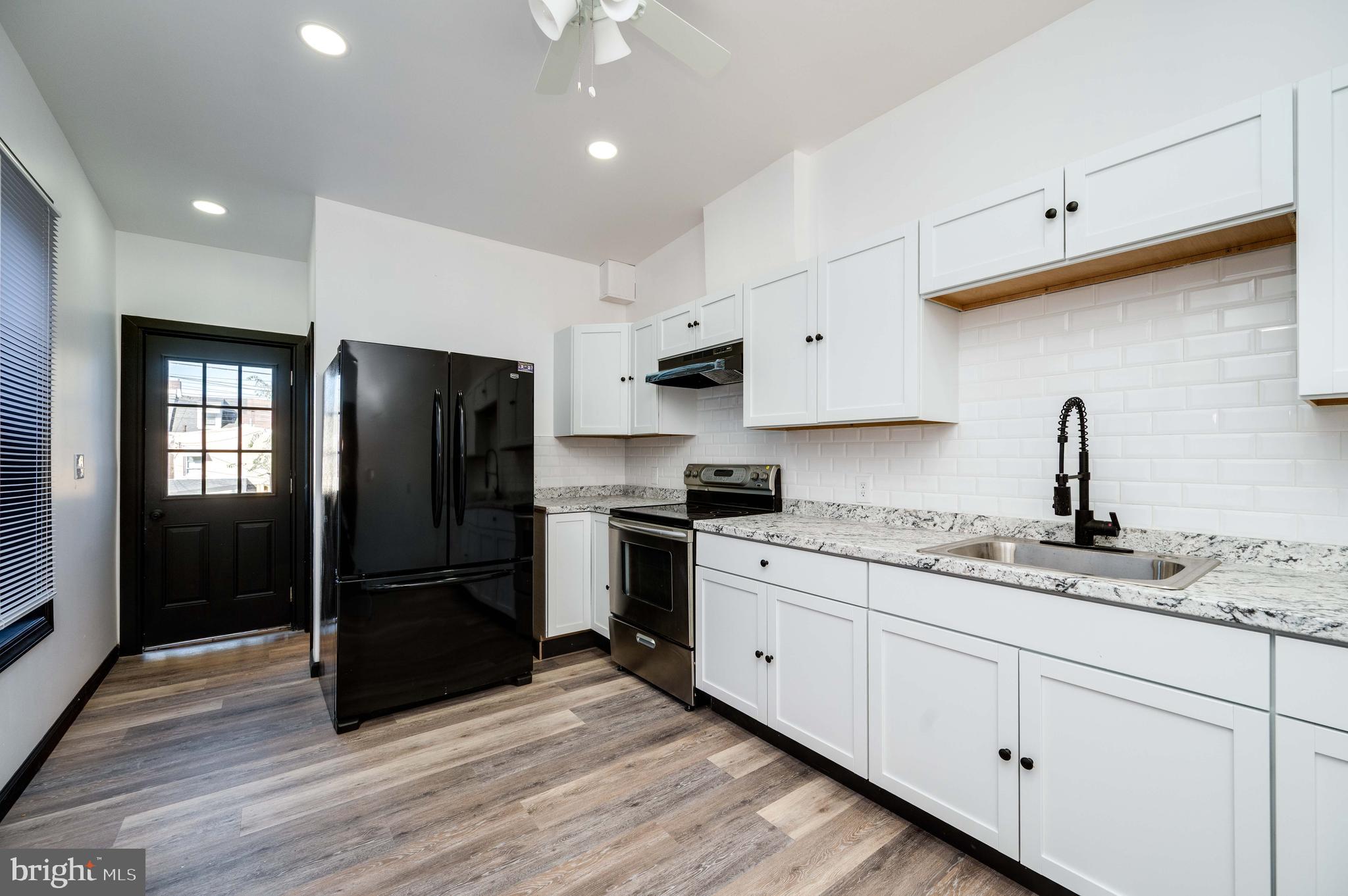 932 N 11TH STREET