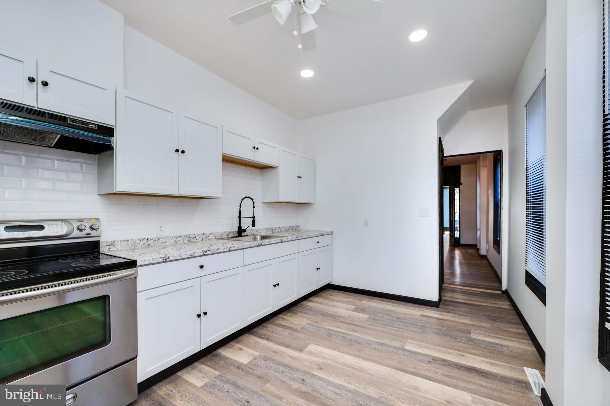 932 N 11TH STREET