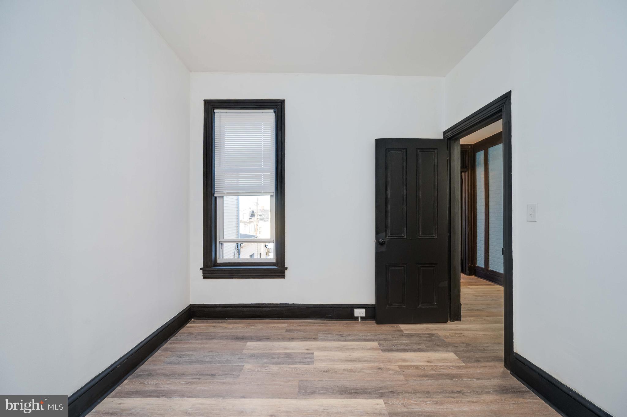 932 N 11TH STREET