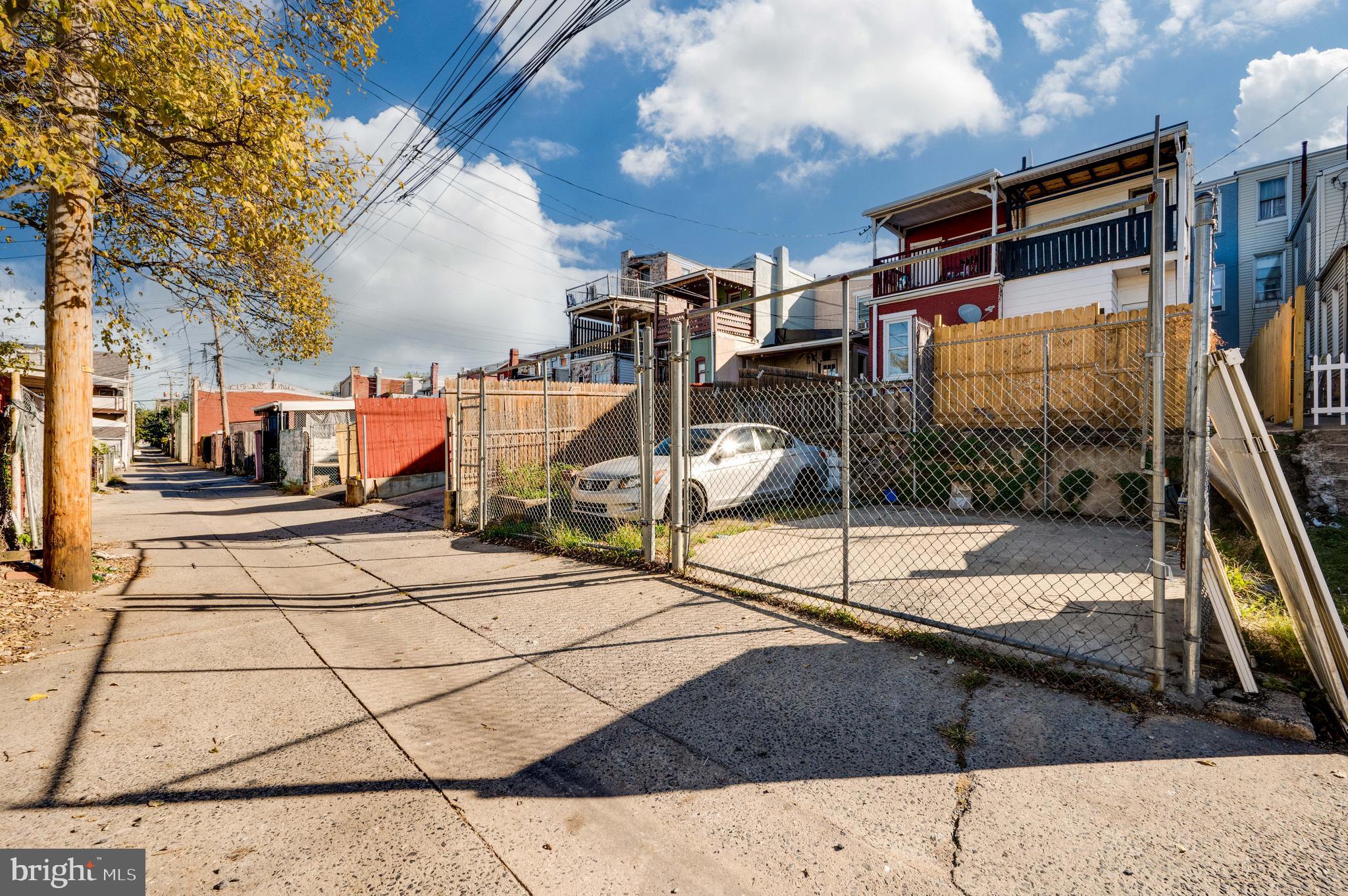 932 N 11TH STREET