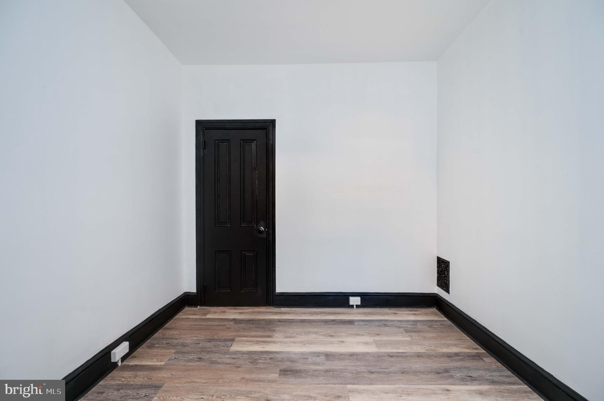 932 N 11TH STREET