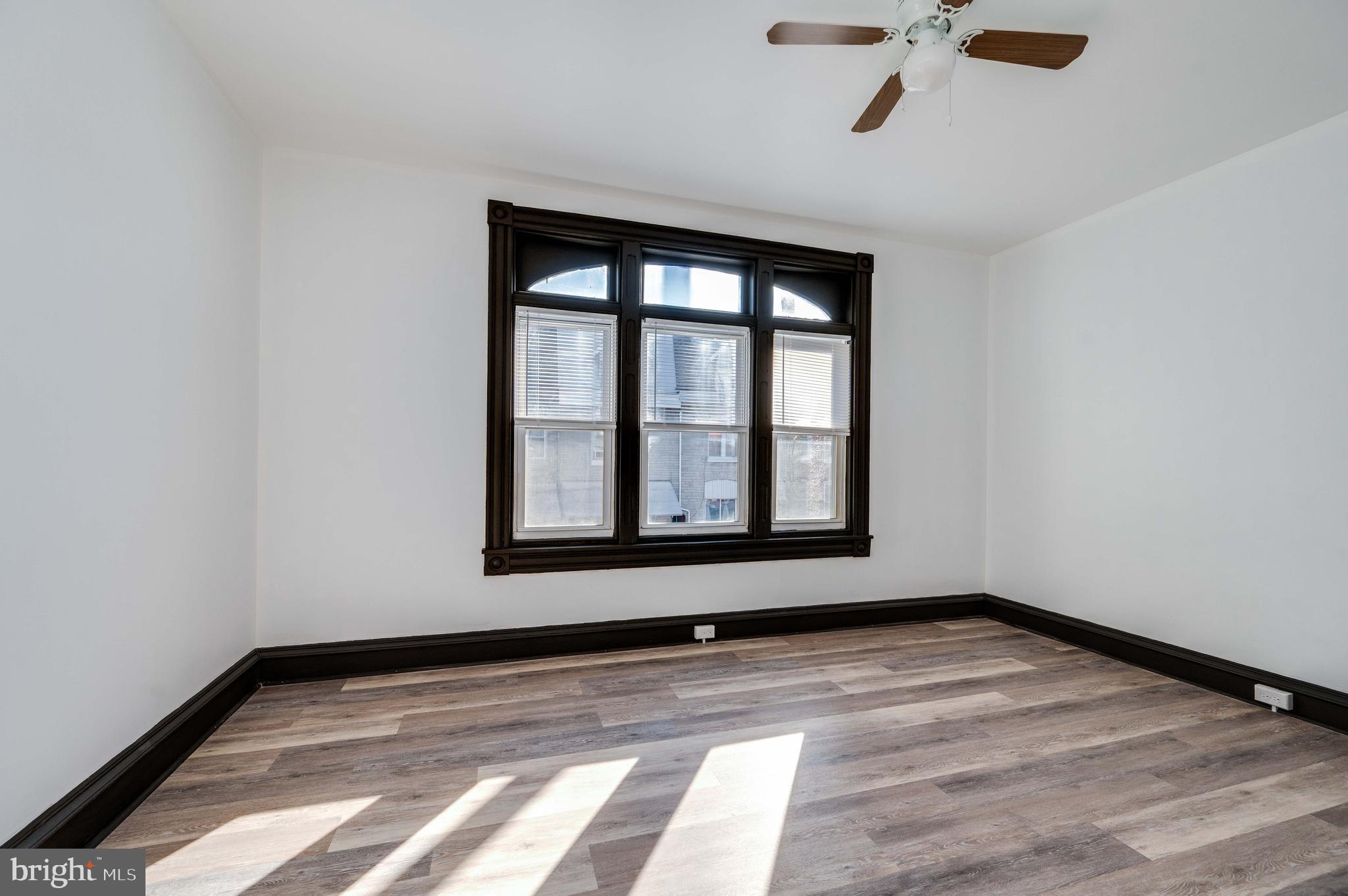 932 N 11TH STREET