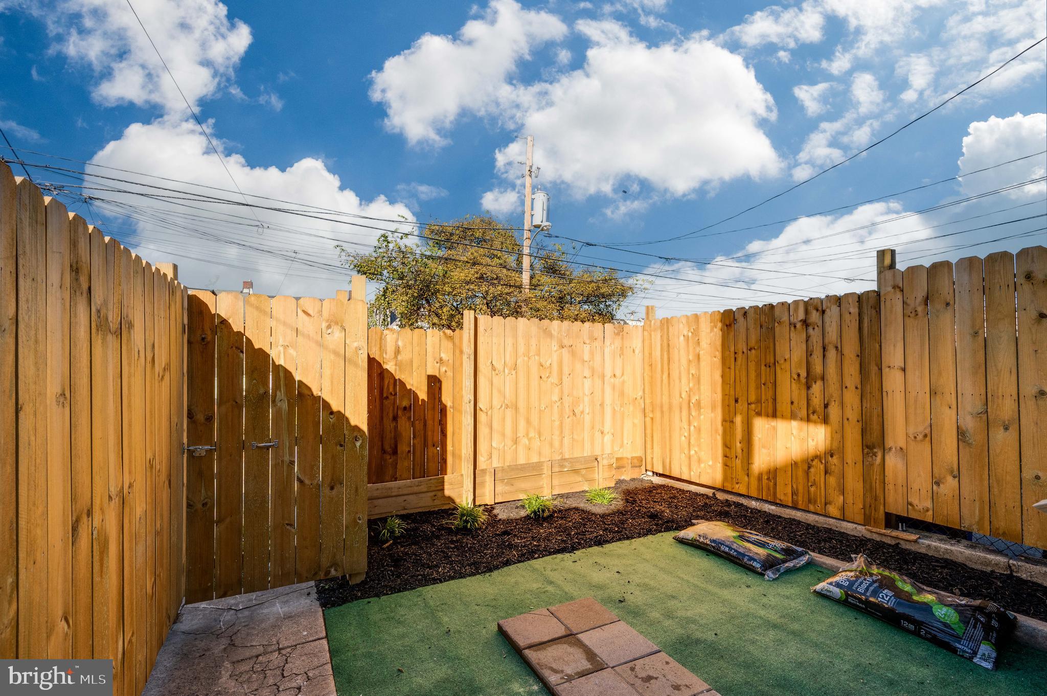 932 N 11TH STREET