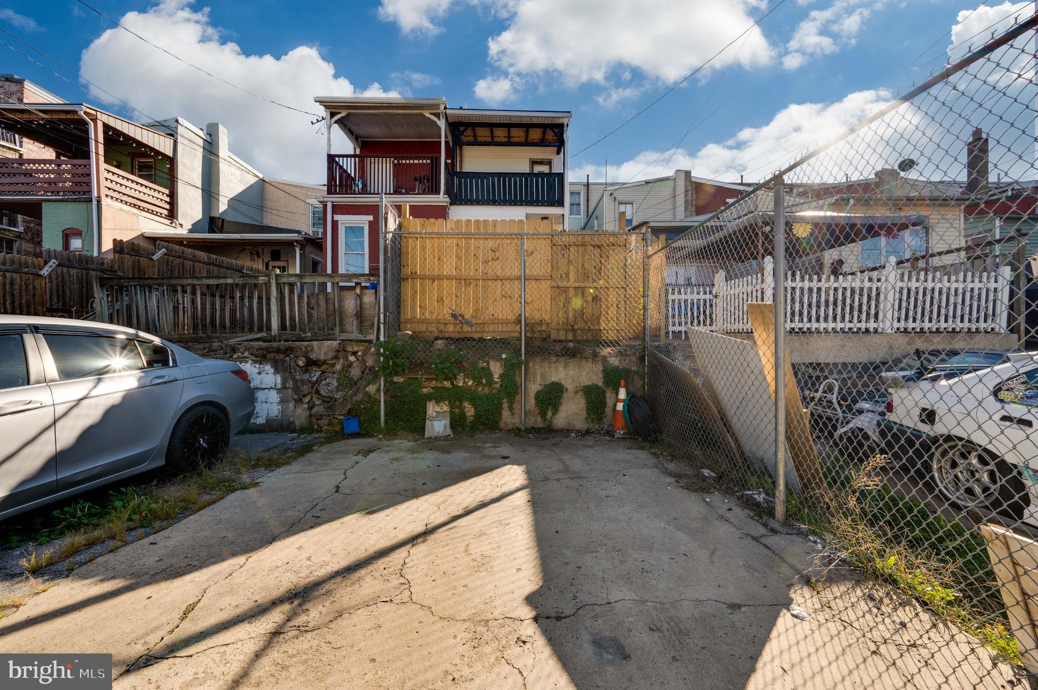 932 N 11TH STREET